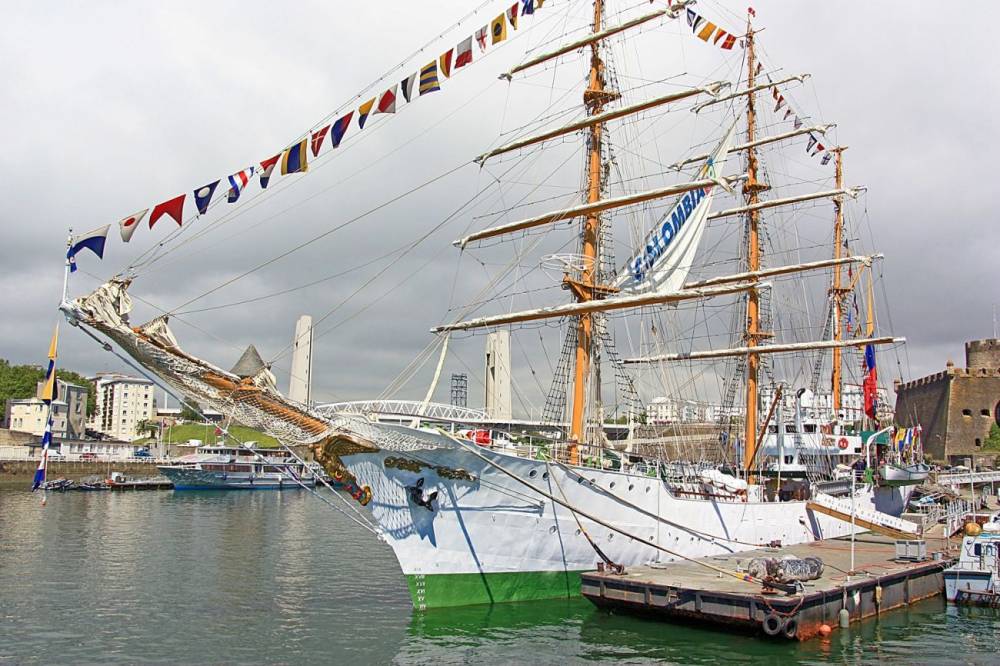 172870 Gloria voilier colombien Brest