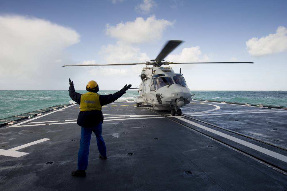 175647 fremm aquitaine caiman nh90