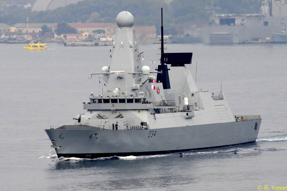 175476 brillant mariner 2017 royal navy daring diamond