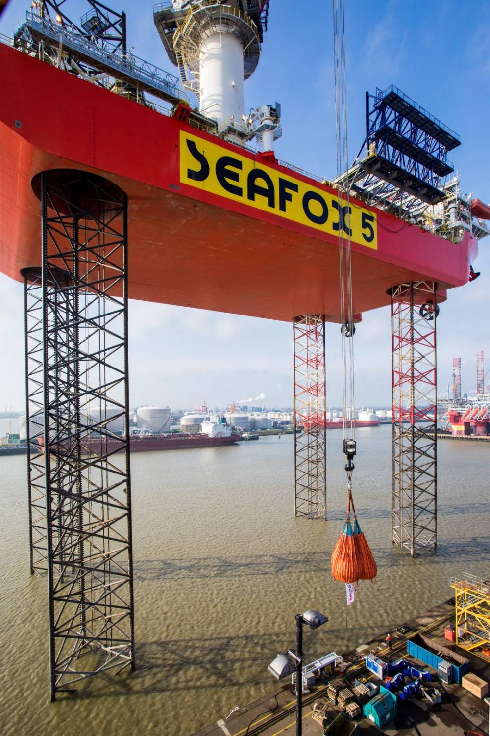182321 seafox jack up damen velrome
