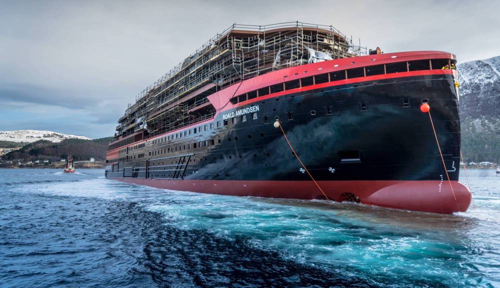 182673 hurtigruten roald amundsen