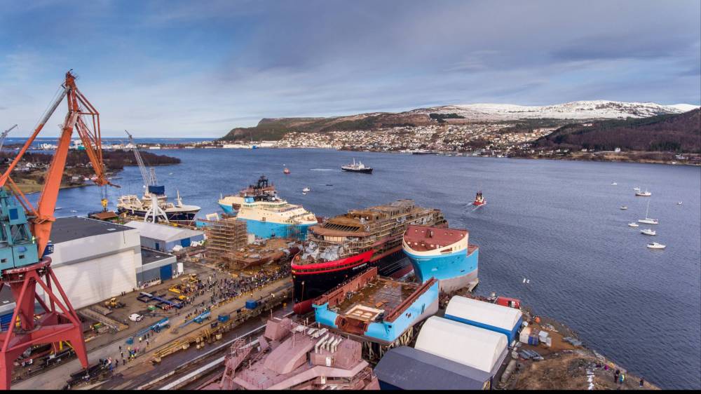 182667 hurtigruten roald amundsen