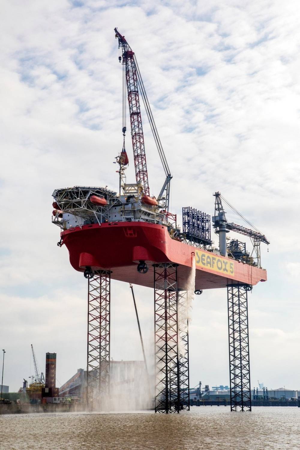182323 seafox jack up damen velrome