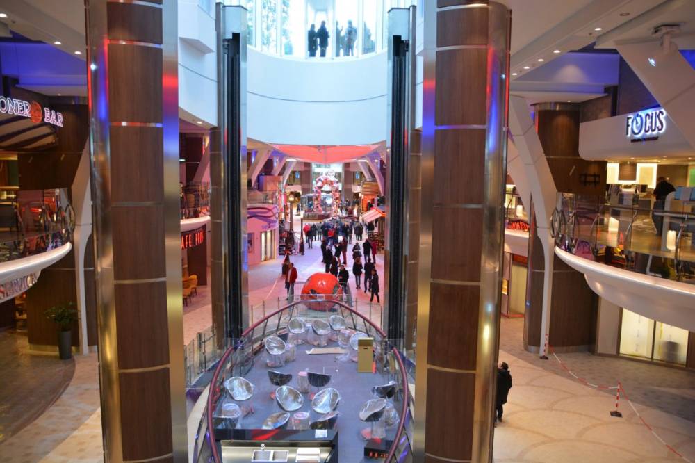 183980 symphony of the seas