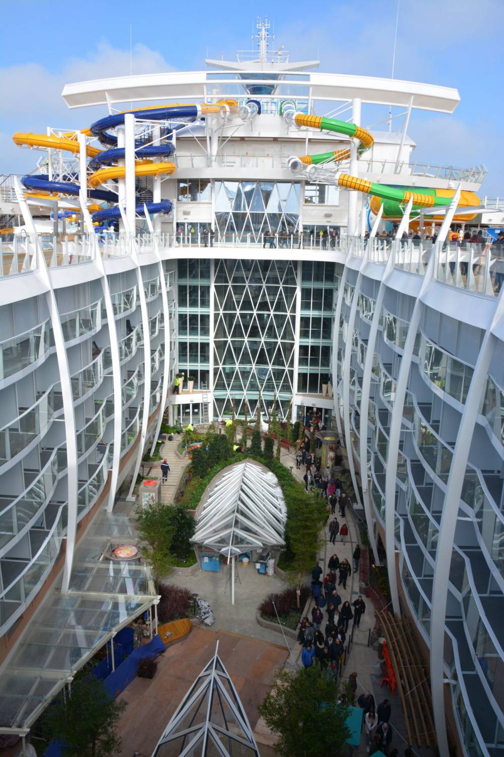 184028 symphony of the seas