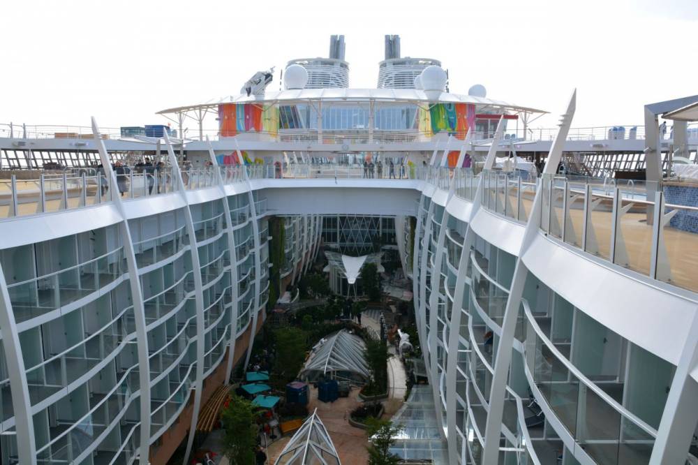 184032 symphony of the seas