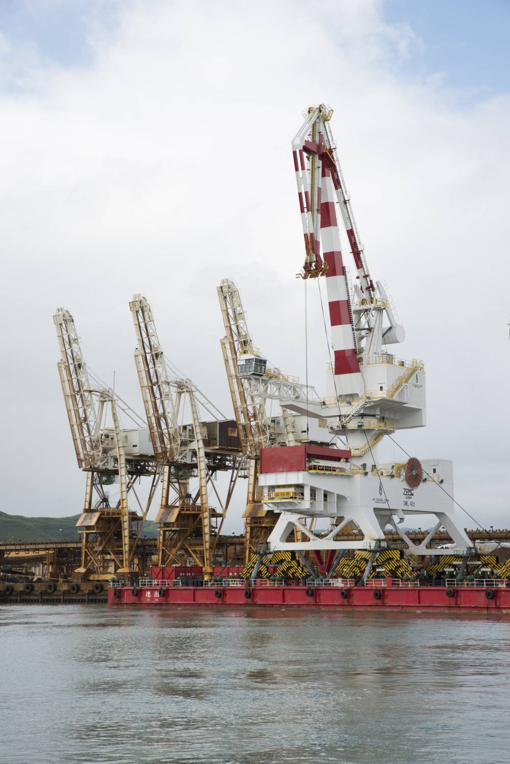 184112 noumea nickel sln grues