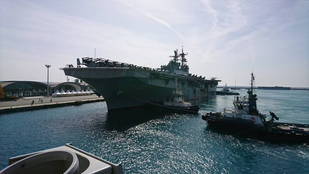 184251 USS IWO JIMA