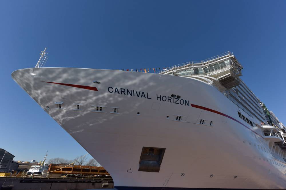 184823 Carnival Horizon