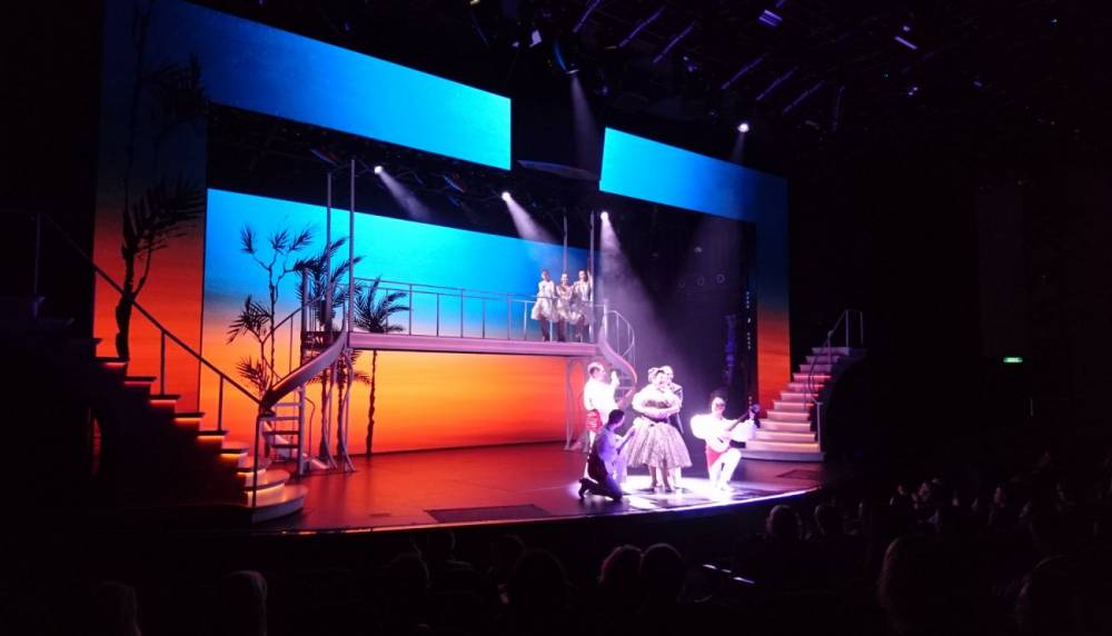 186658 bliss salon casino theatre