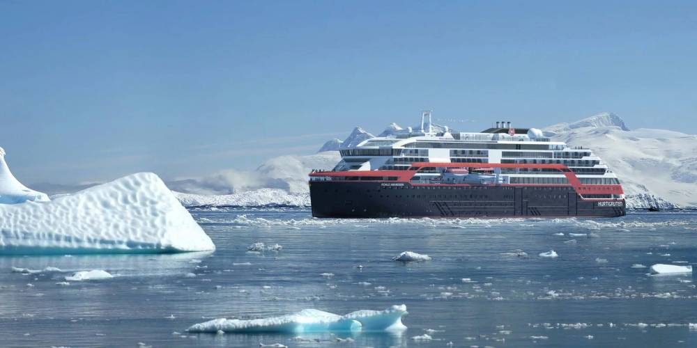 185610 hurtigruten roald amundsen