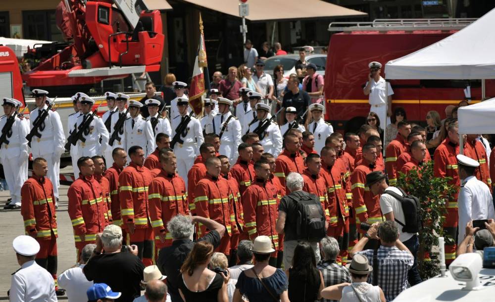 189269 marins pompiers bateau pompe brutus