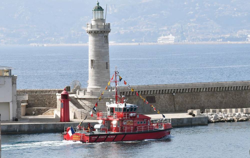 189282 marins pompiers bateau pompe brutus