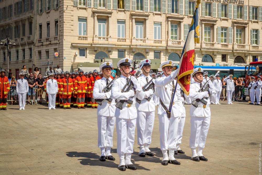 189240 marins pompiers bateau pompe brutus