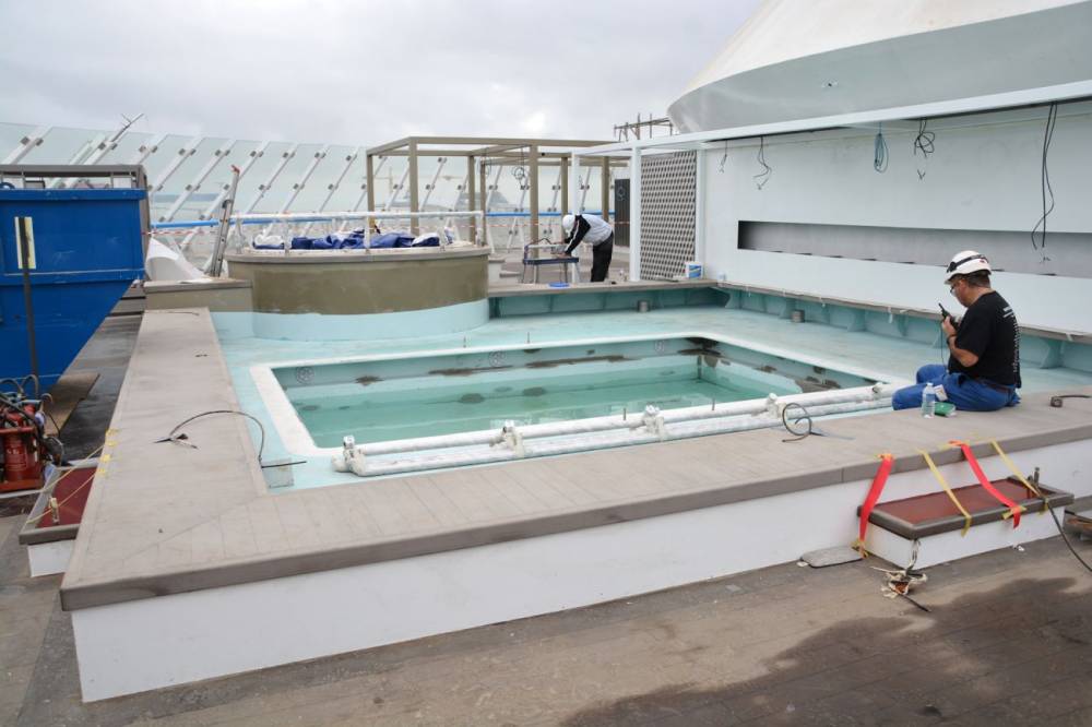 195802 celebrity edge