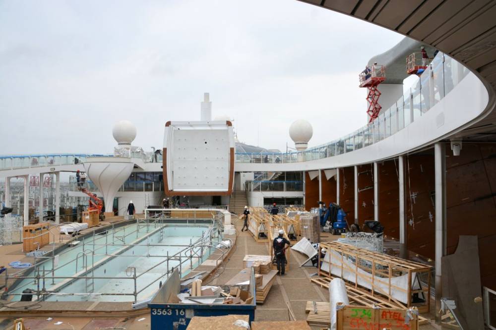 195815 celebrity edge