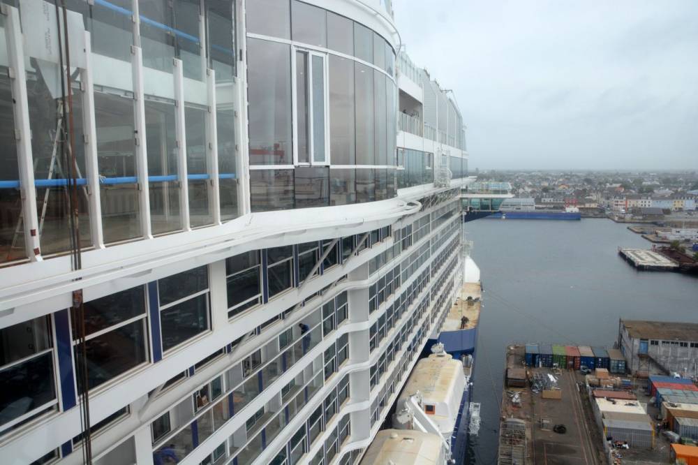 195840 celebrity edge