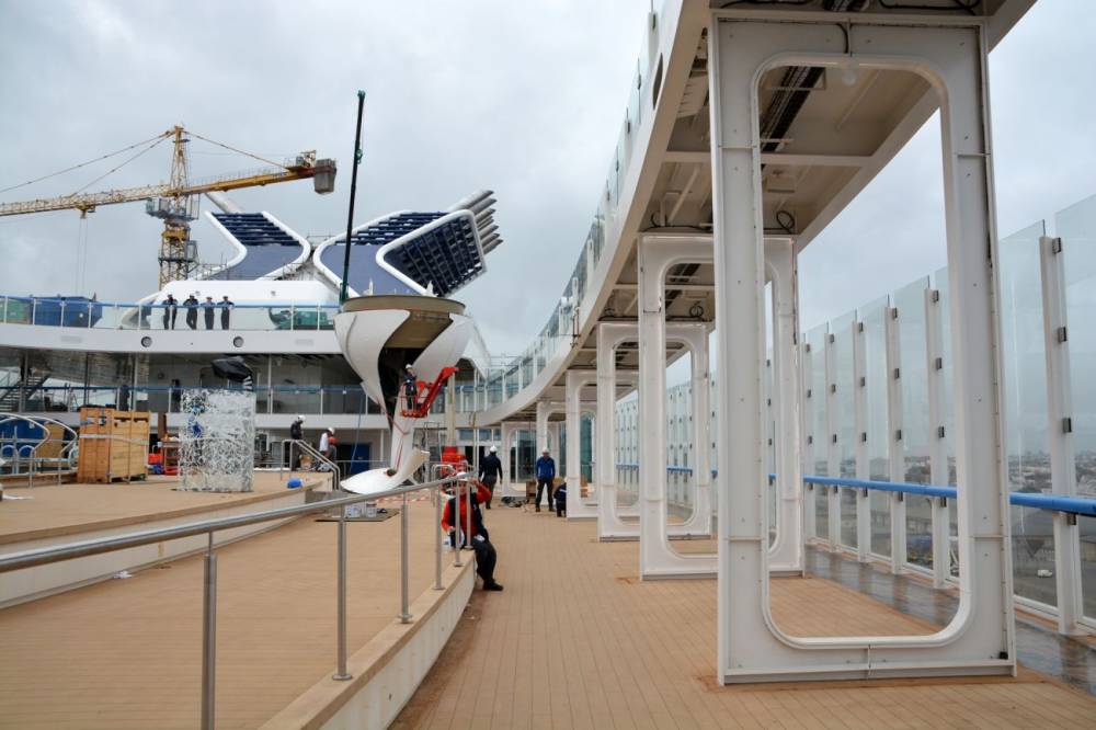 195849 celebrity edge