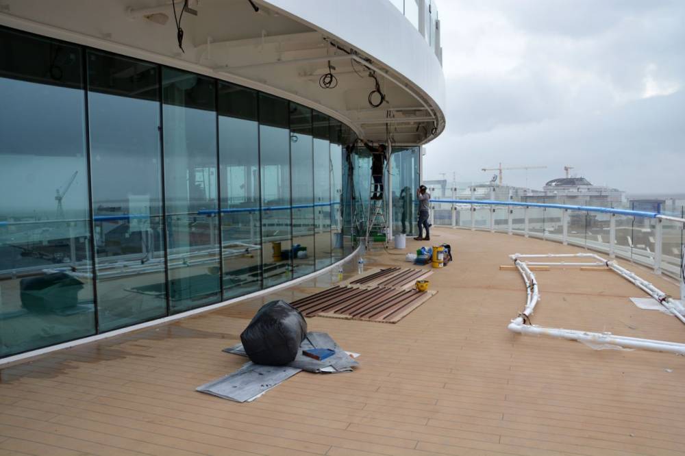 195858 celebrity edge