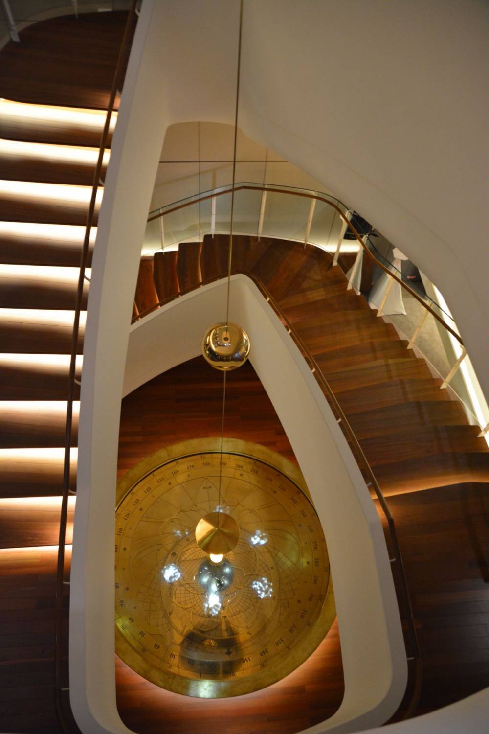 199290 Celebrity edge espaces publics escalier