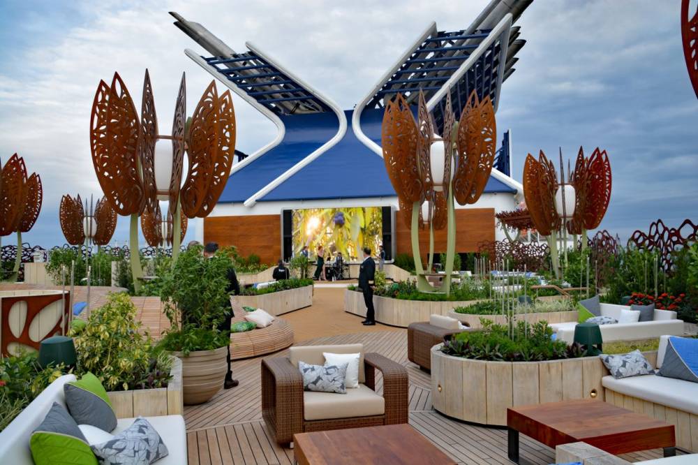 199428 Celebrity edge rofftop garden