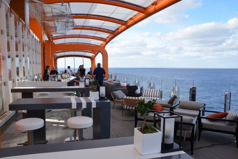 199494 Celebrity edge magic carpet
