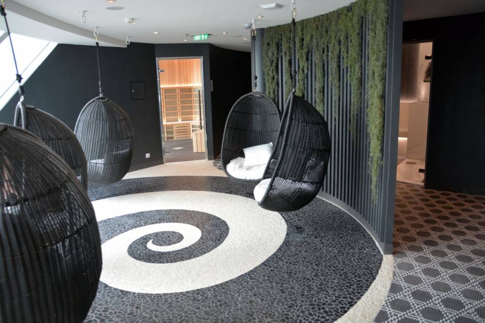 199638 Celebrity edge spa