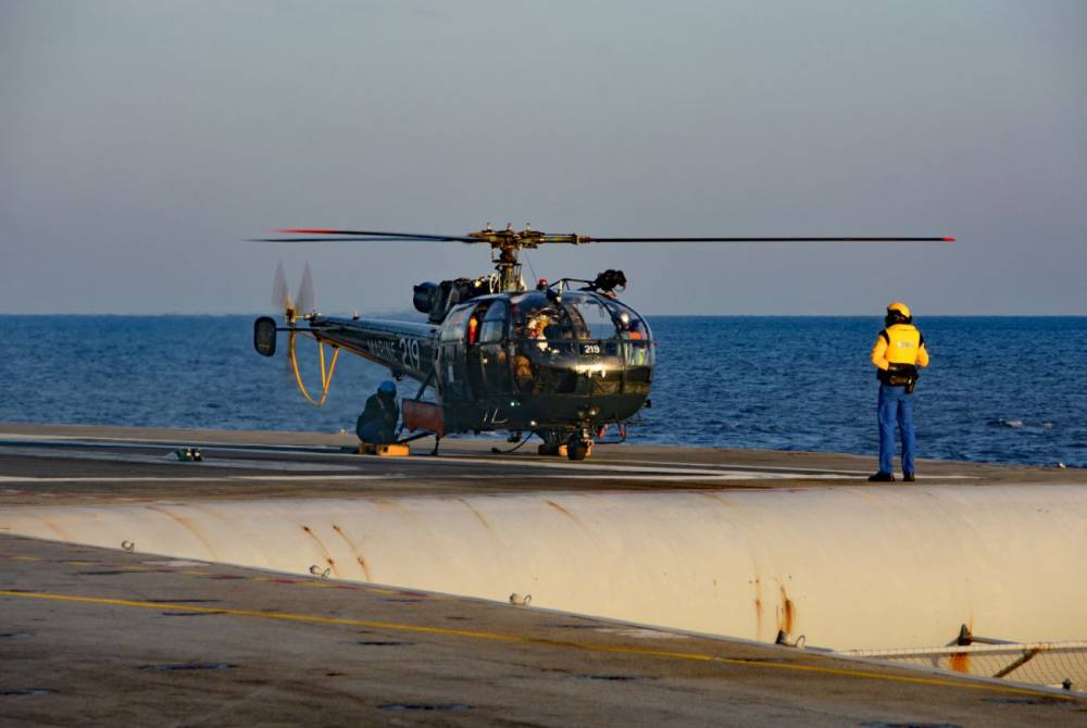 200201 cdg 200201 cdg