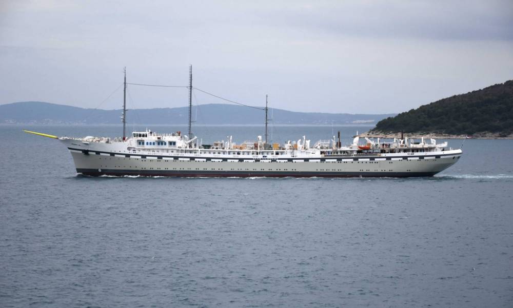 203614 flyibg clipper