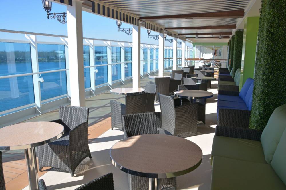 205092 costa venezia promenade