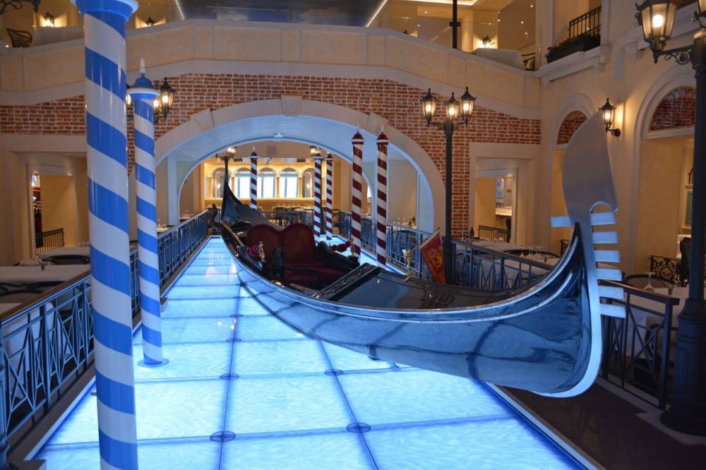 205139 costa venezia restaurant grande canale