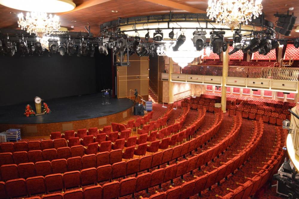 205207 costa venezia theatre