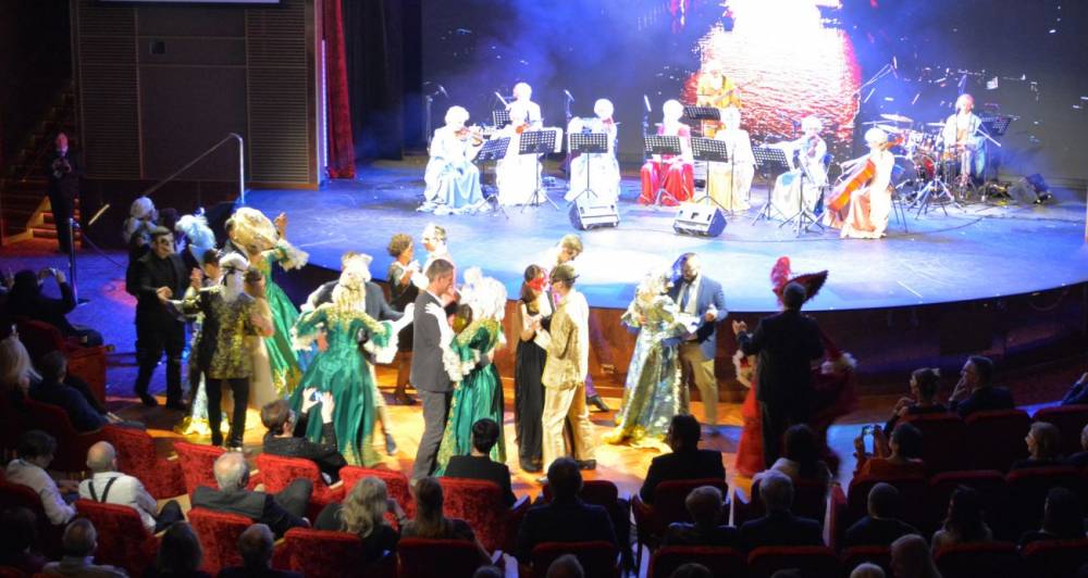 205230 costa venezia theatre