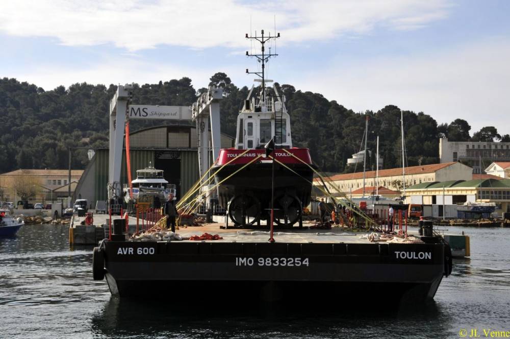 206467 snrtm remorqueur damen stan tug 1606 toulonnais V