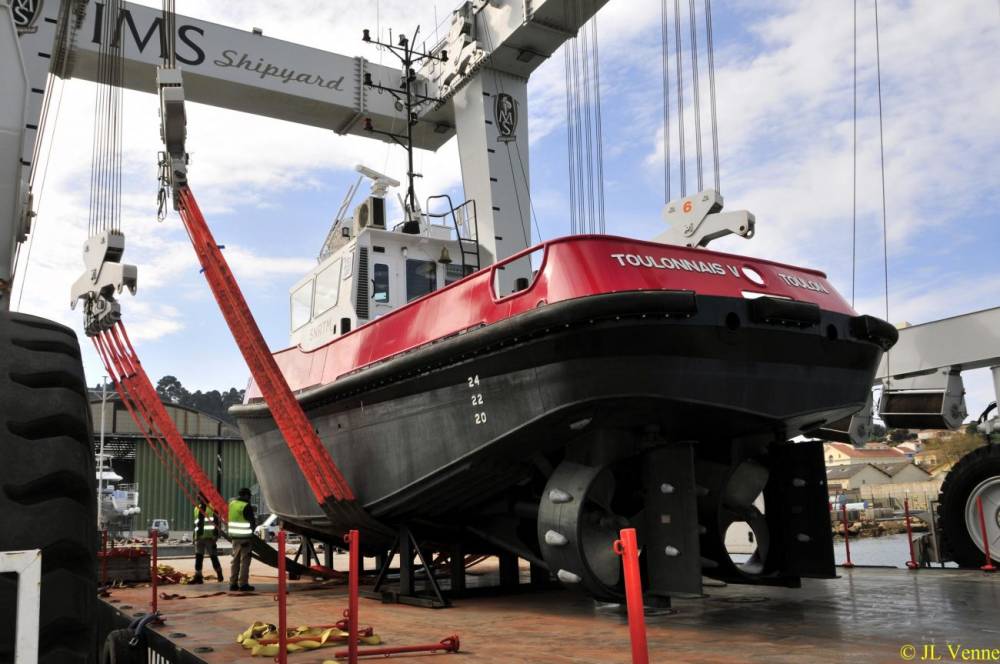 206482 snrtm remorqueur damen stan tug 1606 toulonnais V