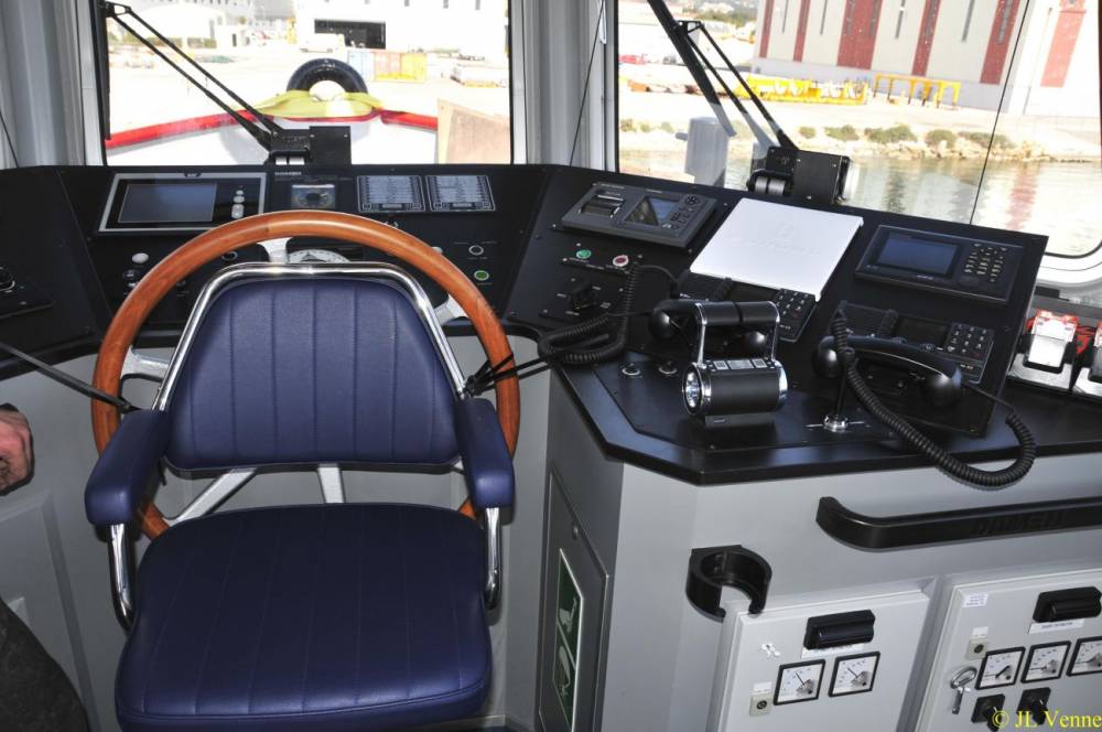 206508 snrtm remorqueur damen stan tug 1606 toulonnais V