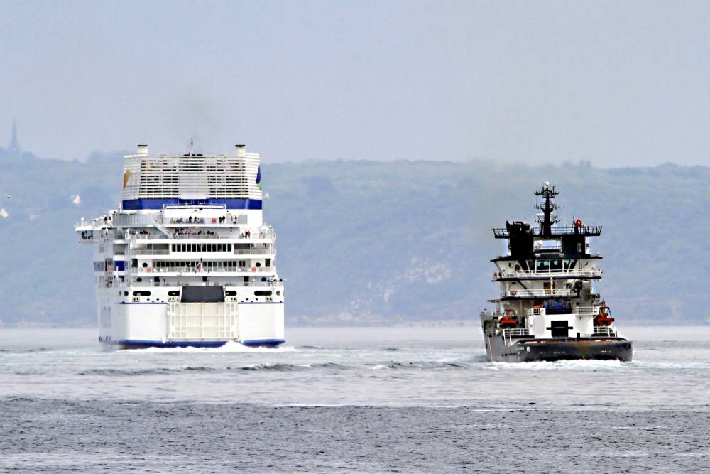 208082 brittany ferries pont aven