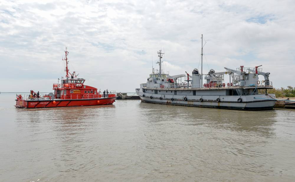 208465 pompiers bateau pompe louis colet