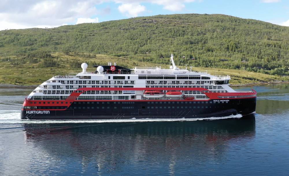213379 hurtigruten roald amundsen