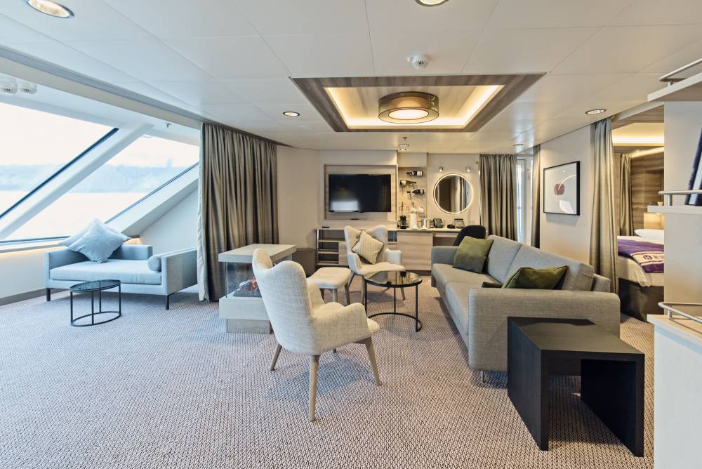 213382 hurtigruten roald amundsen