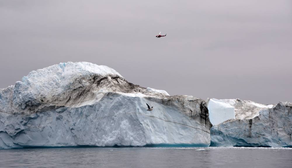 215233 groenland bell 212 air greenland disko