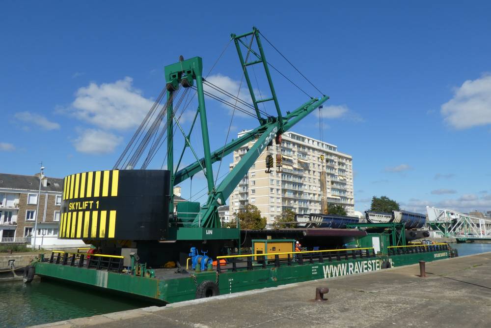 215768 barge skyline ouvrages mobiles saint nazaire