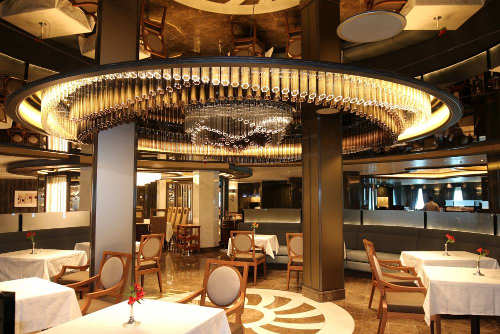 219400 sky princess restaurants
