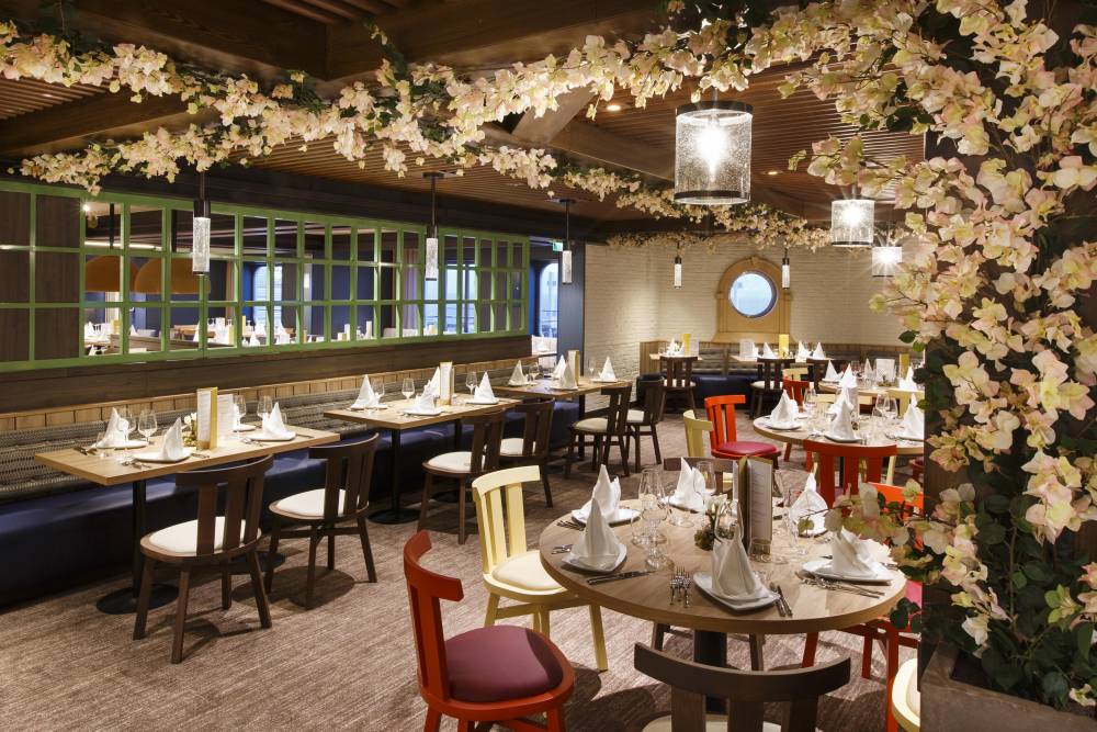 221180 costa smeralda restaurant rugantino