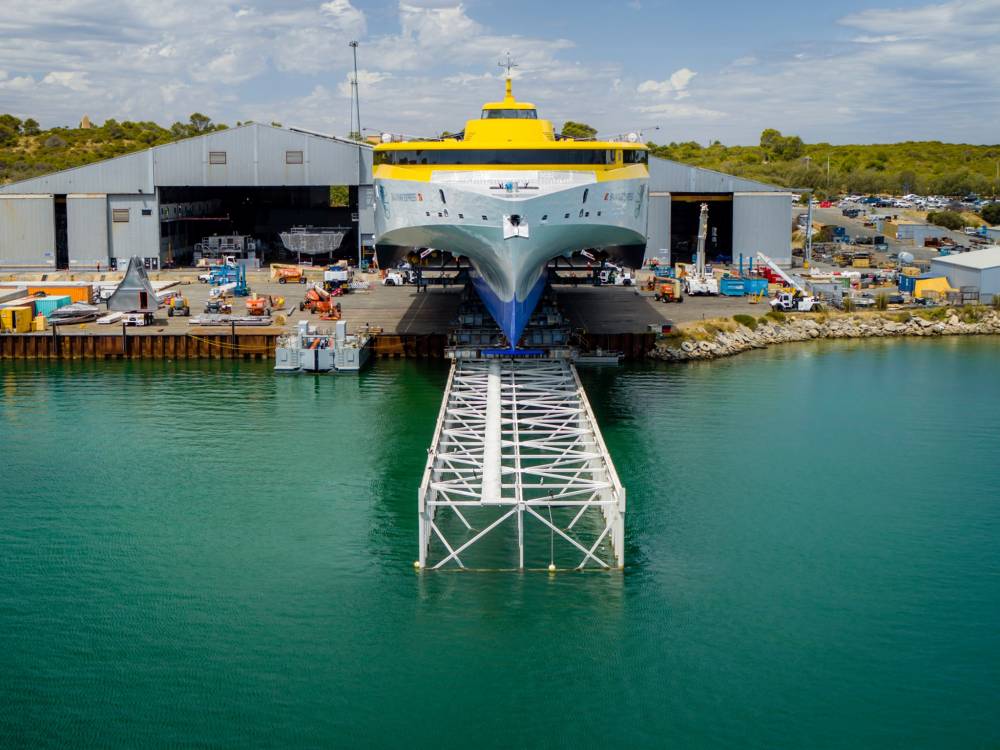 222768 fred olsen austal