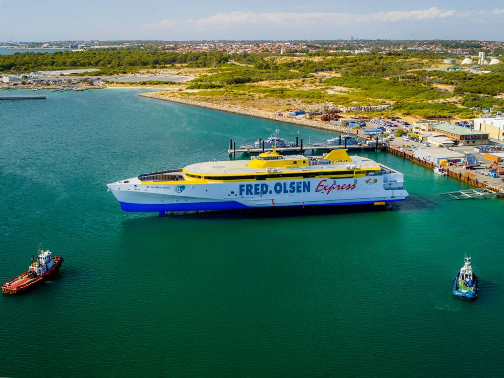 222767 fred olsen austal