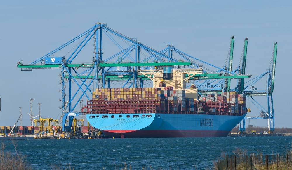 223036 evelyn maersk seayard fos
