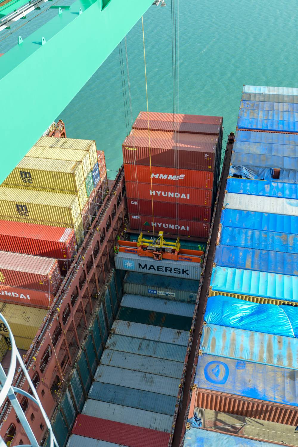 223003 evelyn maersk seayard fos