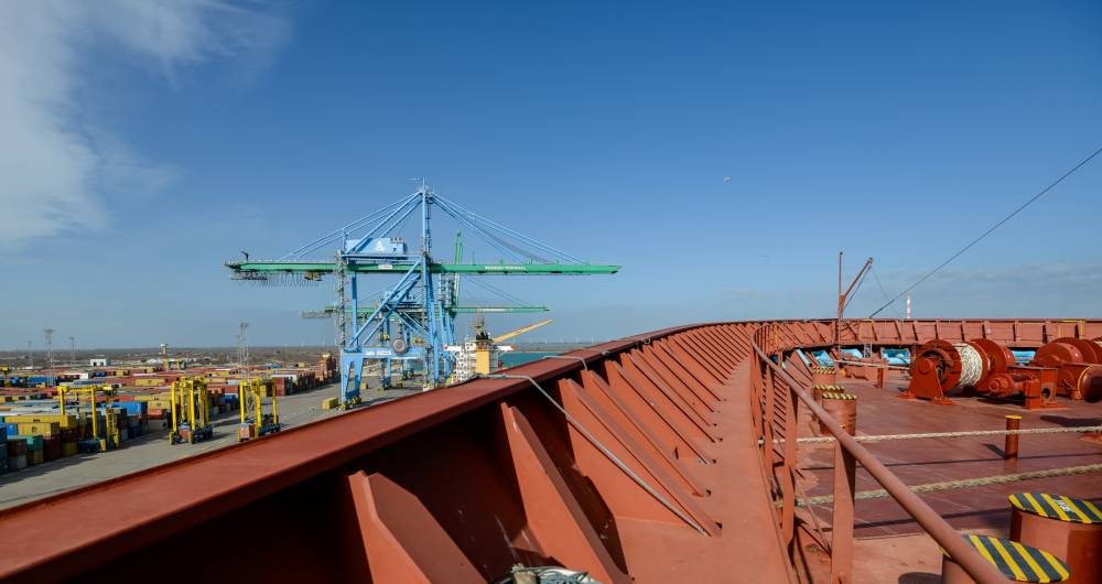 223022 evelyn maersk seayard fos
