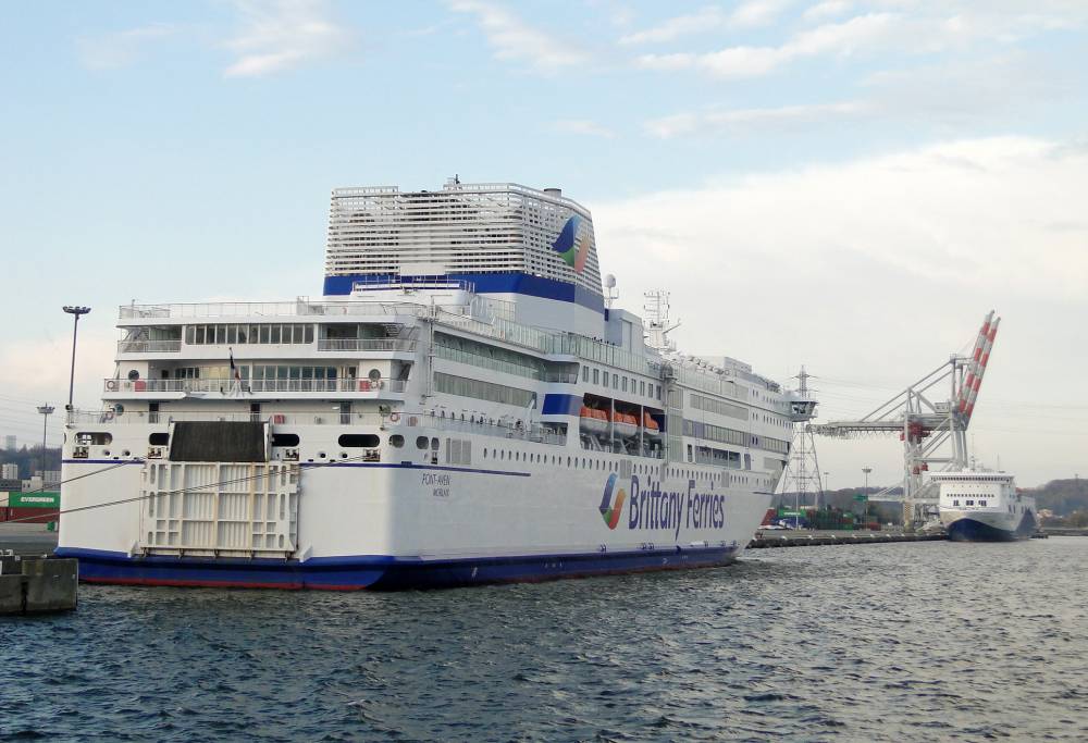 224614 brittany ferries pont aven